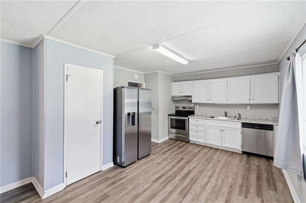 814 Brookdale Rd Property Photo 14