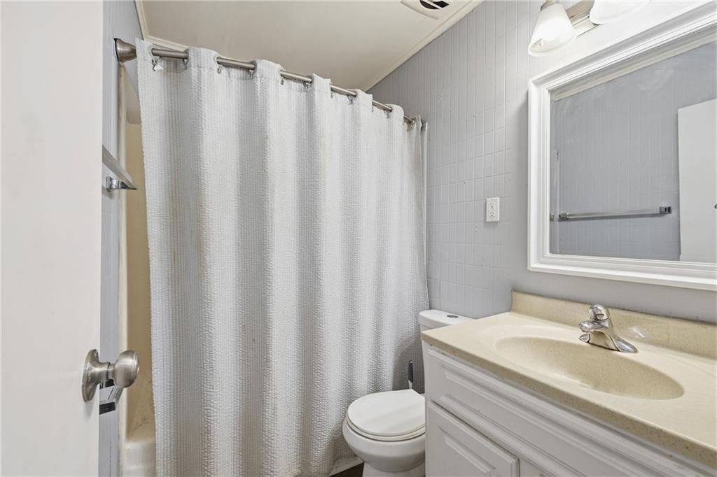 814 Brookdale Rd Property Photo 22