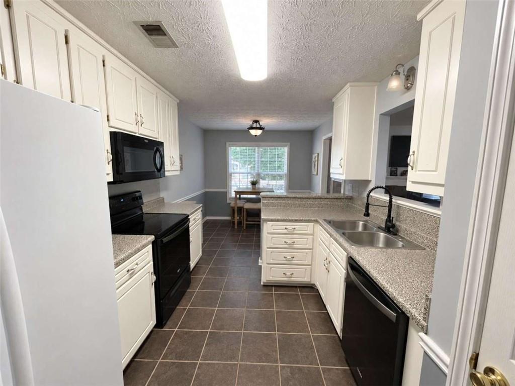 587 Saddle Ridge Drive Property Photo 8