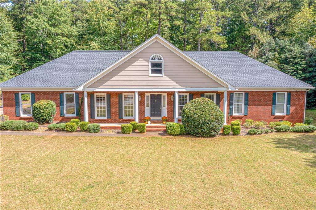 560 Saddle Crest Drive Property Photo 2