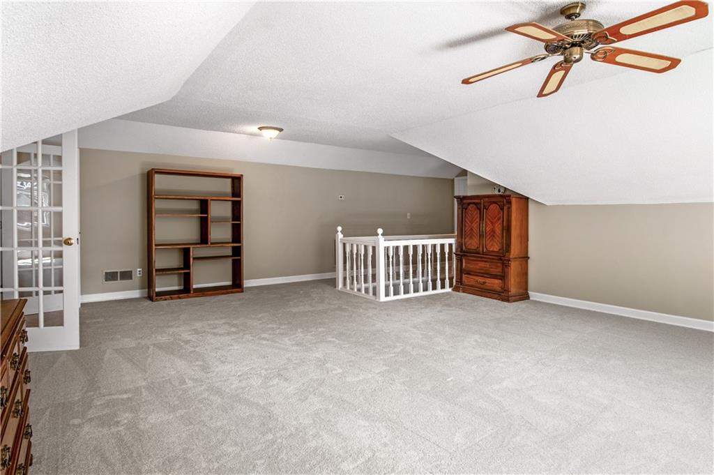 560 Saddle Crest Drive Property Photo 14