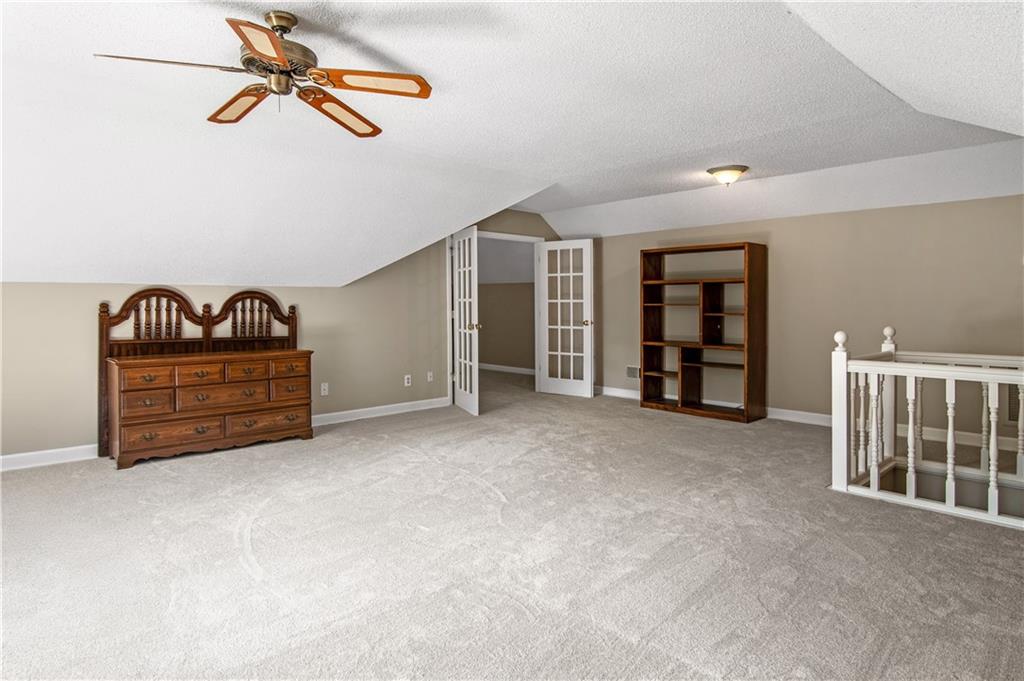 560 Saddle Crest Drive Property Photo 15