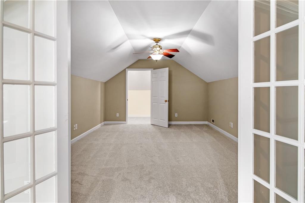 560 Saddle Crest Drive Property Photo 17