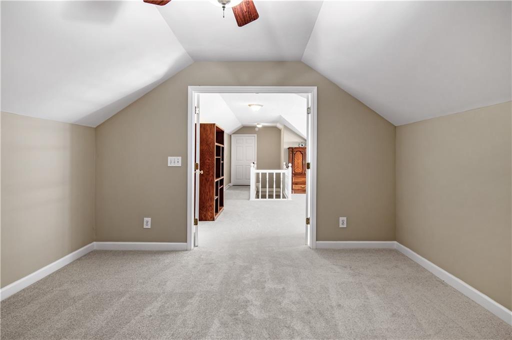 560 Saddle Crest Drive Property Photo 18