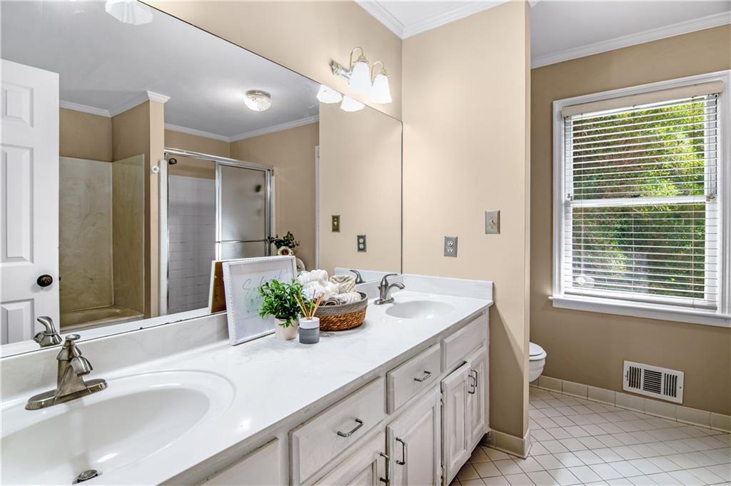560 Saddle Crest Drive Property Photo 37