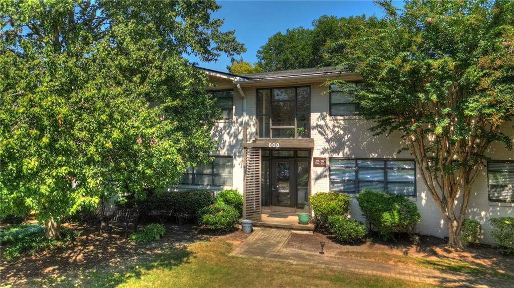 808 Greenwood Avenue Ne Unit 101 Property Photo 1
