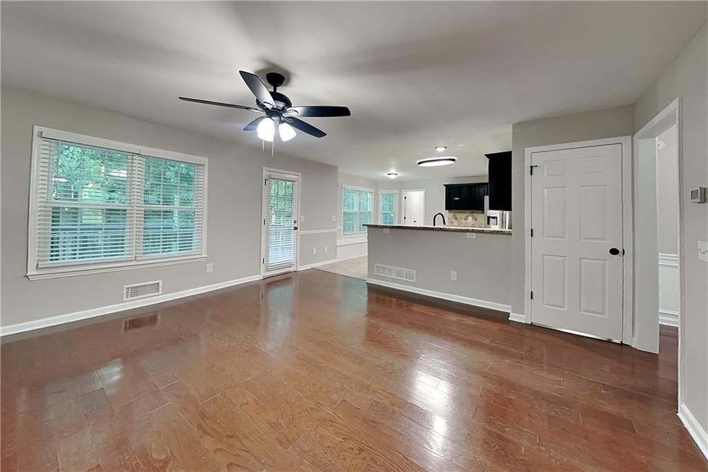 2798 Beddington Way Property Photo 3
