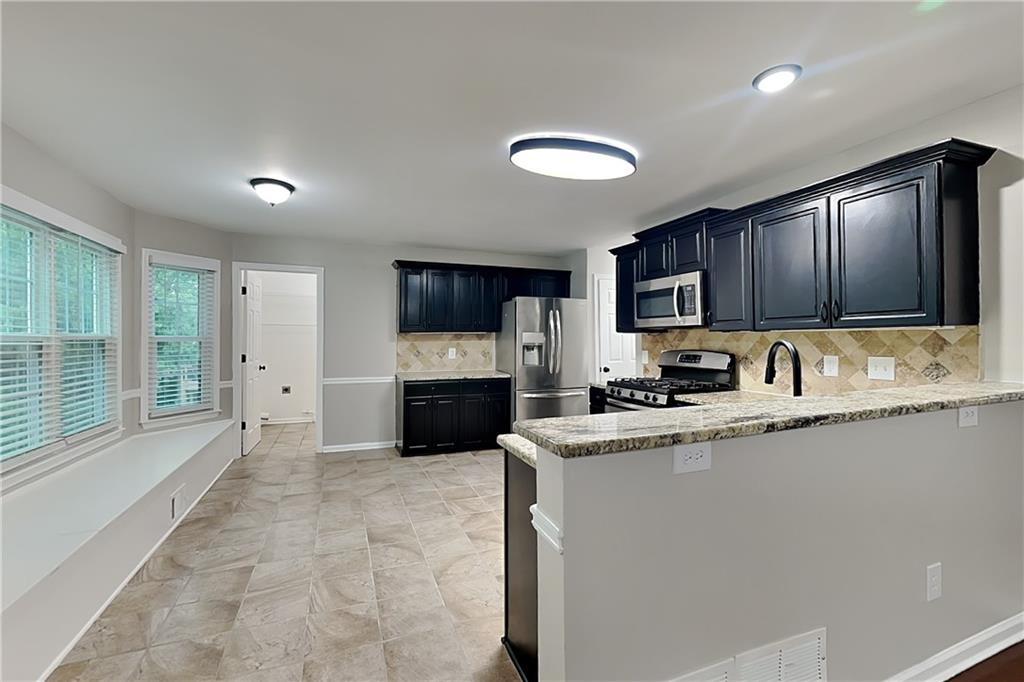 2798 Beddington Way Property Photo 5