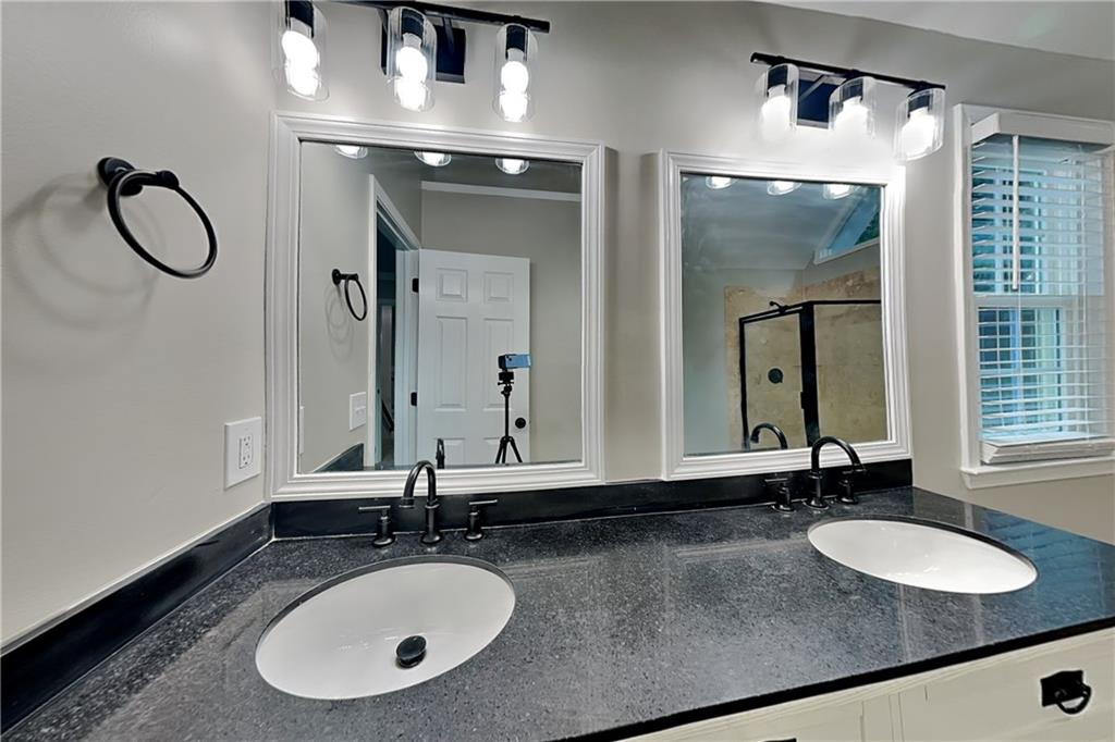 2798 Beddington Way Property Photo 12