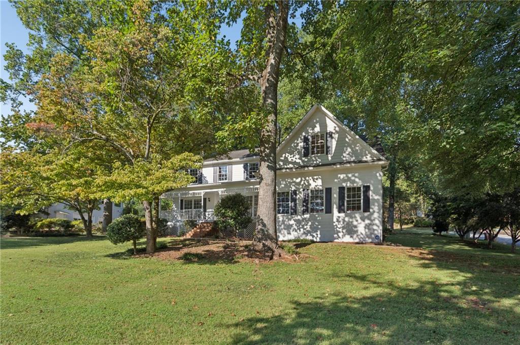 580 Berkeley Lane NE Property Photo 1