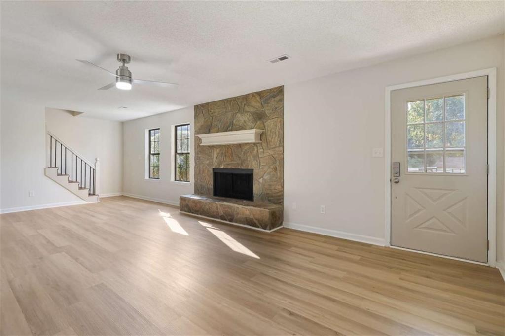 4068 Hunt Way Property Photo 7