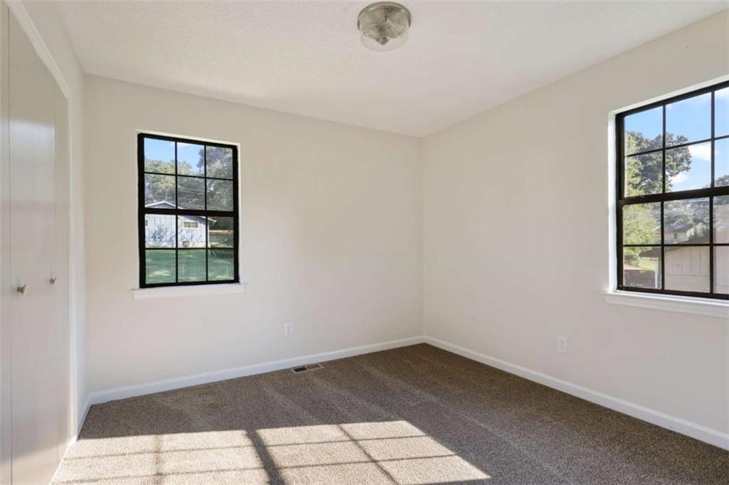 4068 Hunt Way Property Photo 8