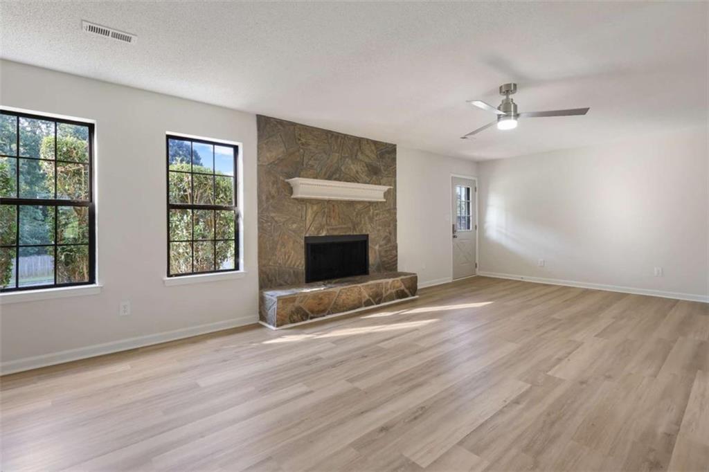 4068 Hunt Way Property Photo 9