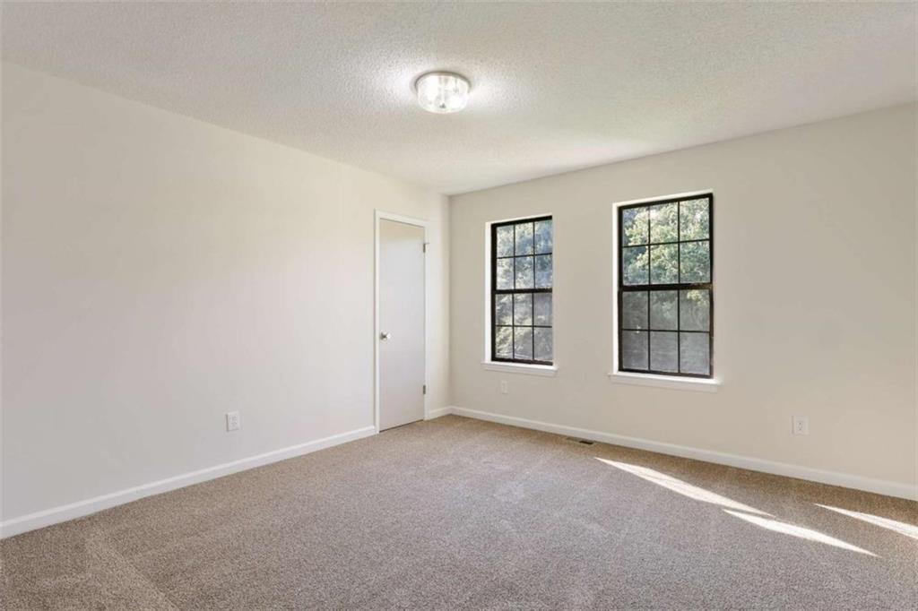 4068 Hunt Way Property Photo 17