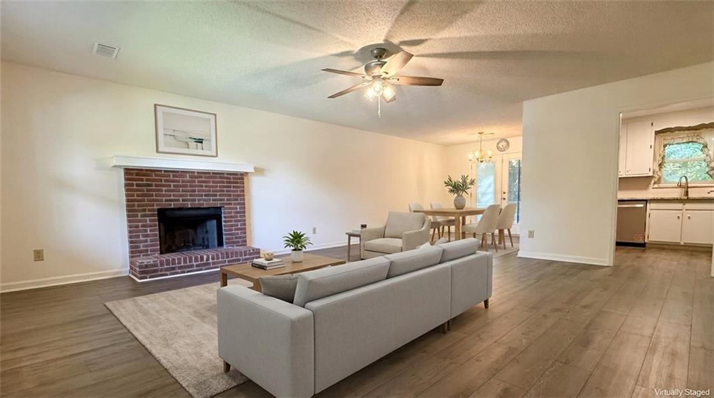 33 Chief Circle Property Photo 4