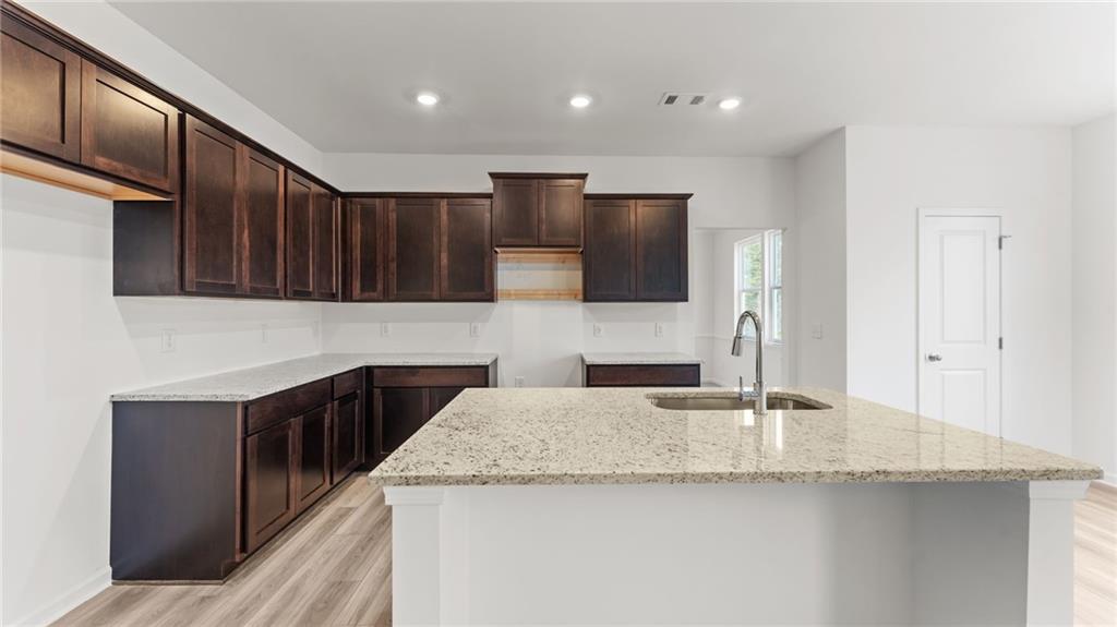 305 Bloomfield Circle Property Photo 3