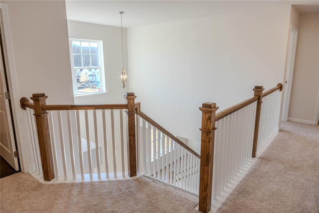 305 Bloomfield Circle Property Photo 6