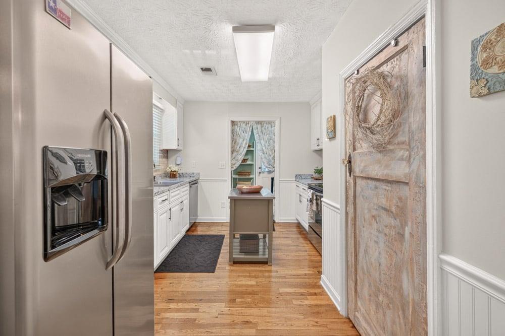 1013 S Madison Avenue Property Photo 9
