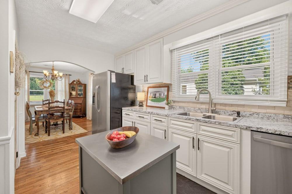 1013 S Madison Avenue Property Photo 13