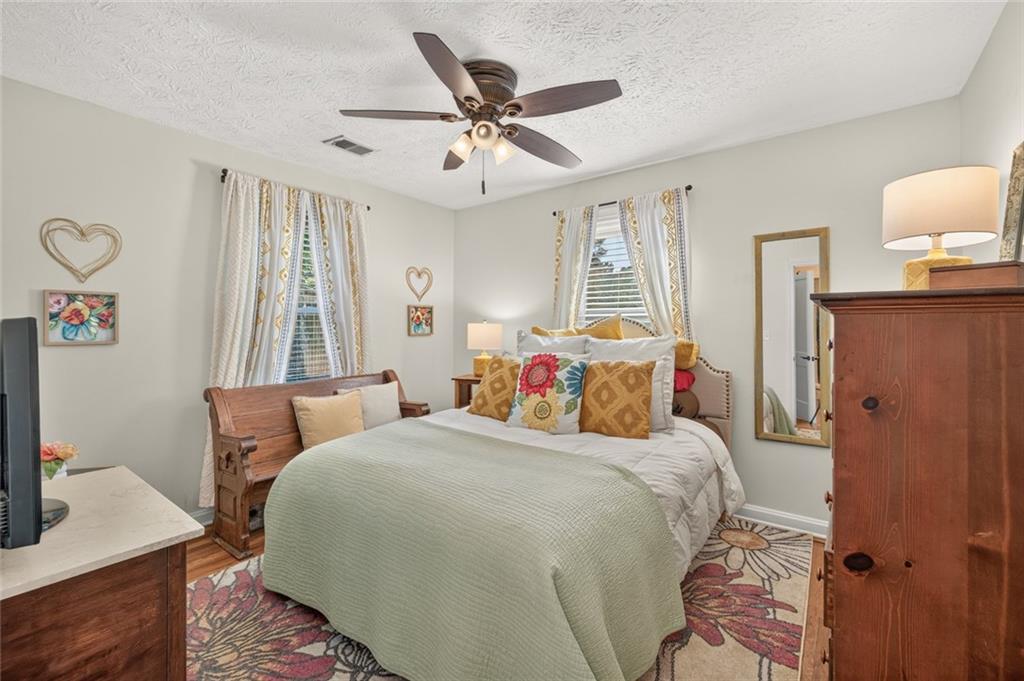 1013 S Madison Avenue Property Photo 19