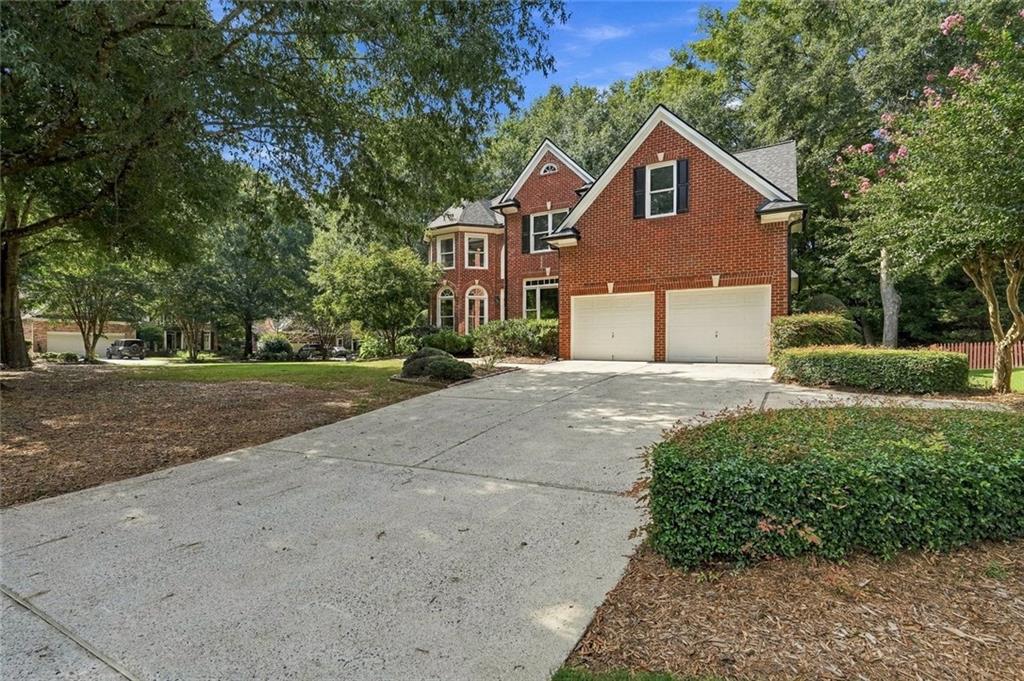 238 Rivergate Drive Property Photo 3
