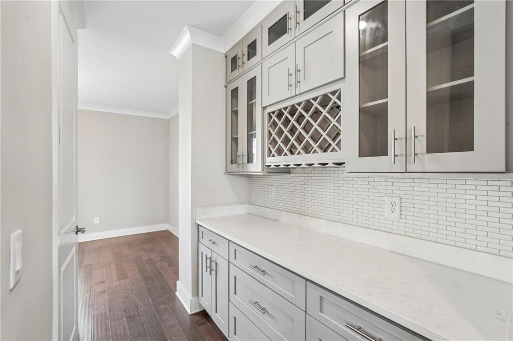 6075 Webster Circle Property Photo 5