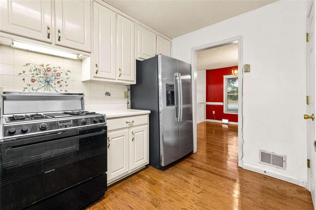 215 Somerset Drive Property Photo 7