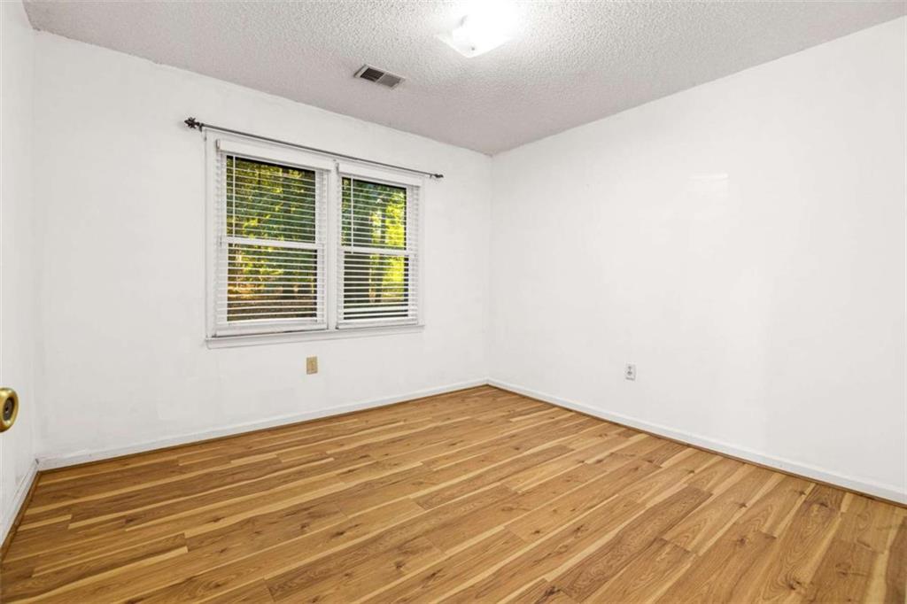 215 Somerset Drive Property Photo 17