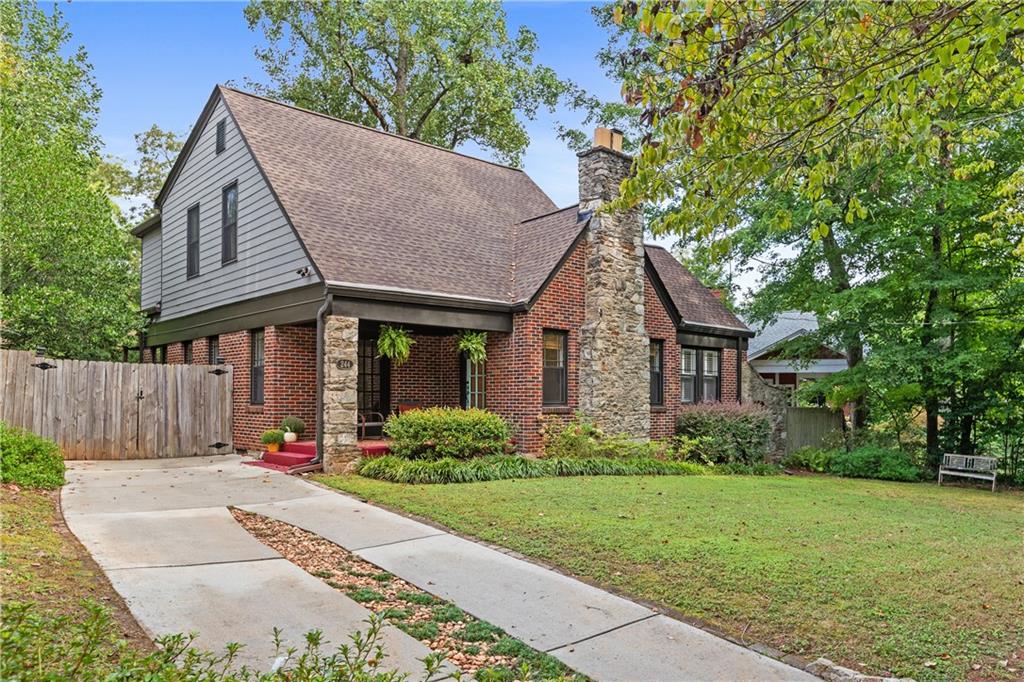 244 Winnona Drive Property Photo 1