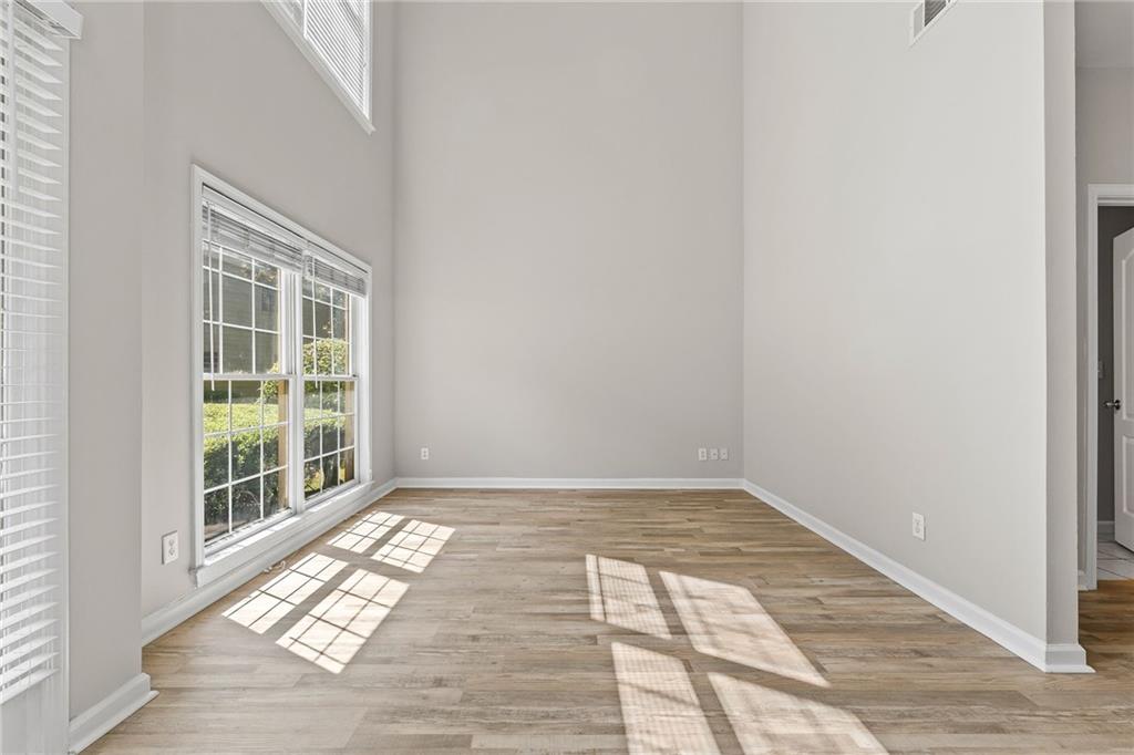 2878 Calhoun Square Property Photo 4
