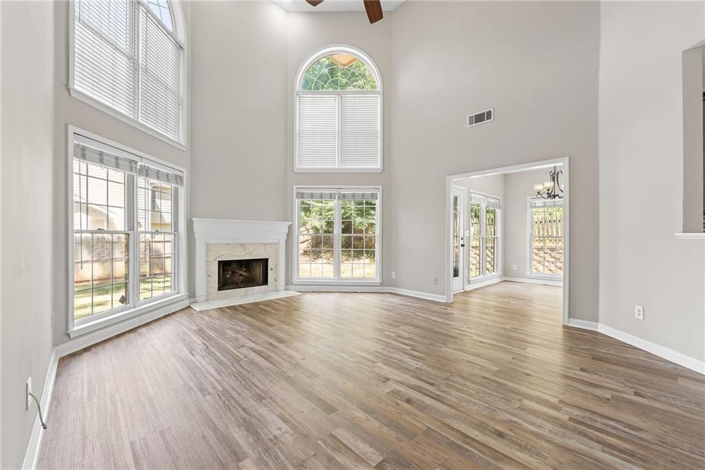 2878 Calhoun Square Property Photo 8