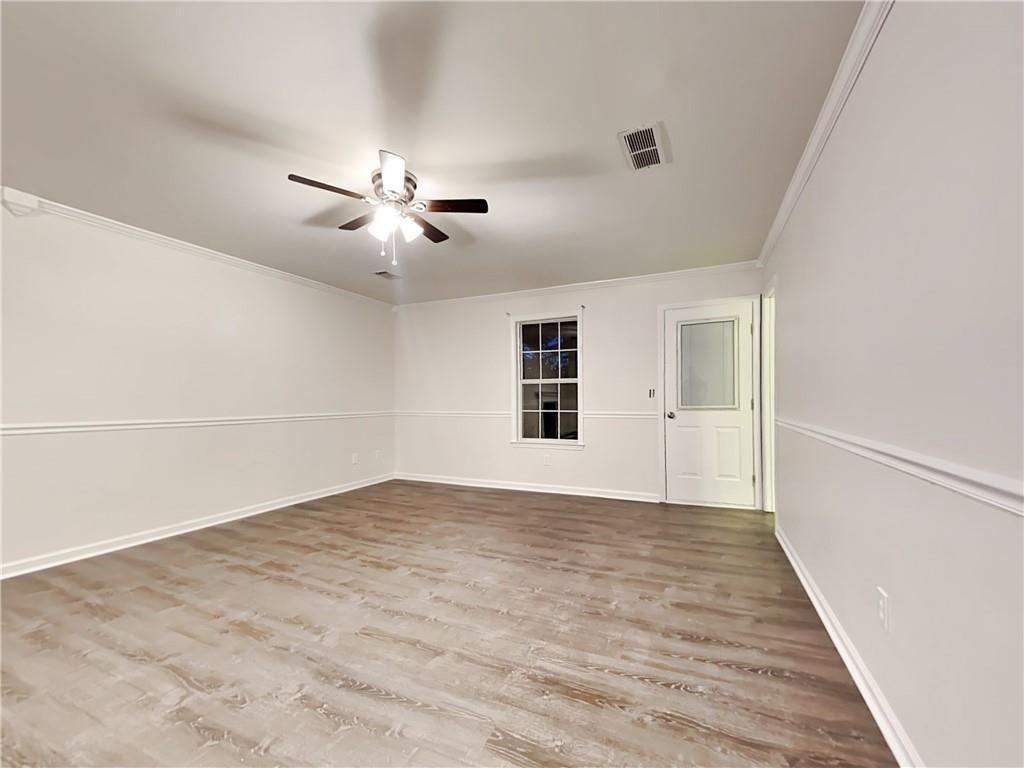 982 Forest Glen Property Photo 6