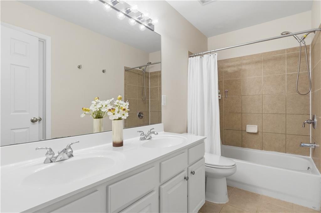 3585 Davyne Bend Property Photo 25