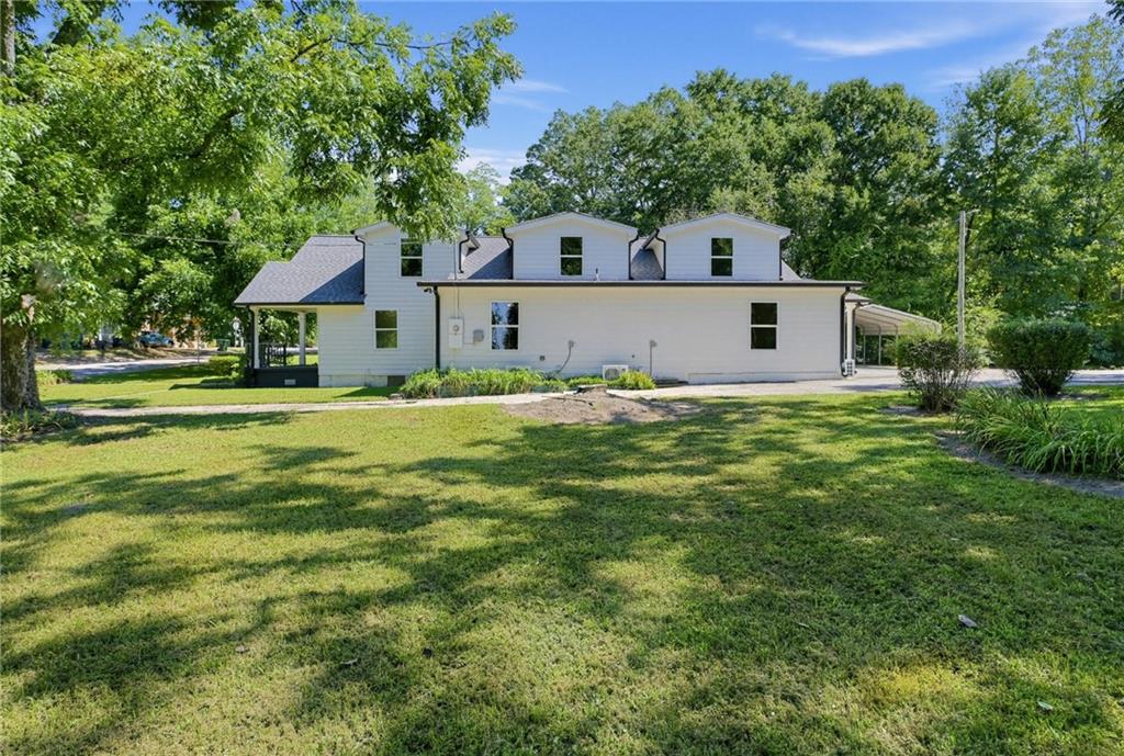 134 E 5th Street Property Photo 4