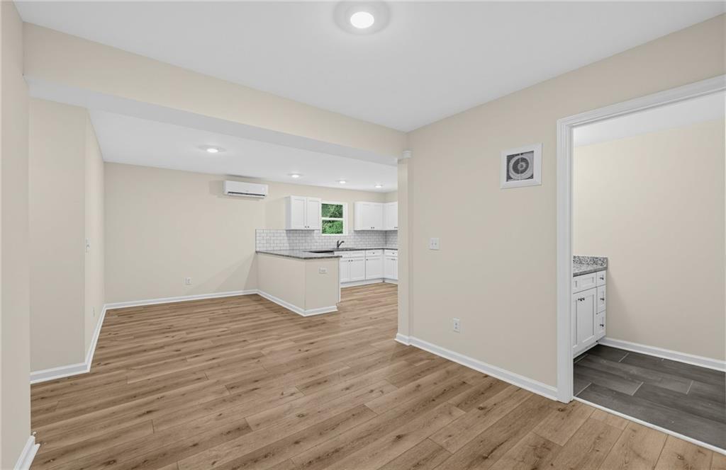 134 E 5th Street Property Photo 15