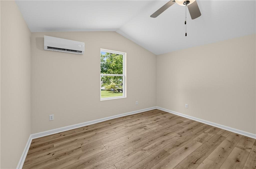134 E 5th Street Property Photo 22
