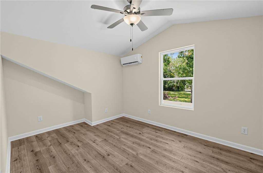 134 E 5th Street Property Photo 24