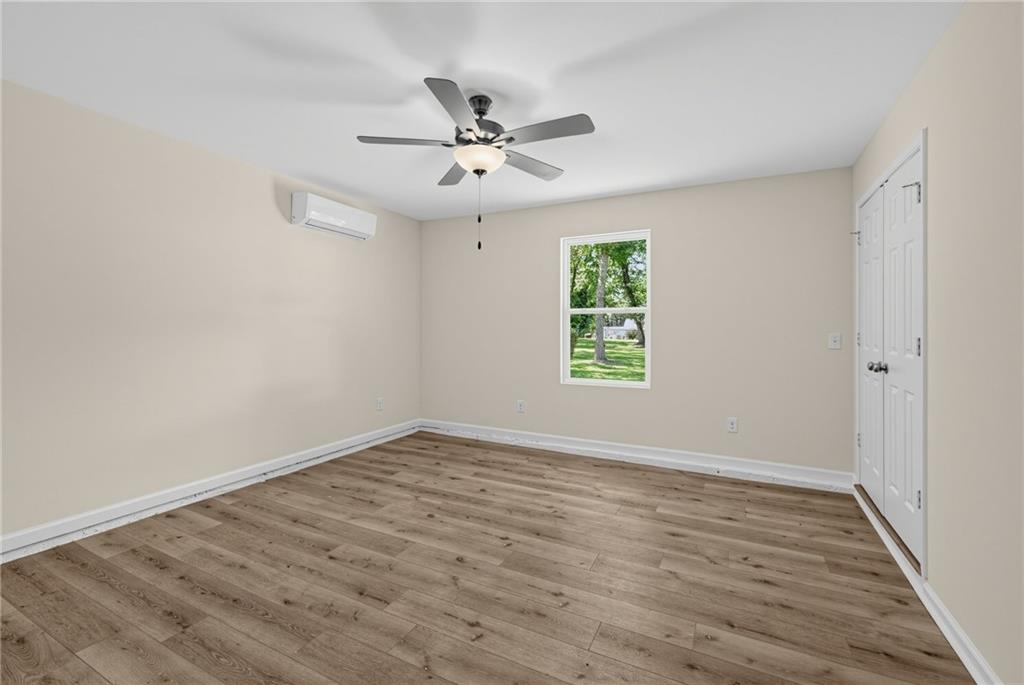 134 E 5th Street Property Photo 28