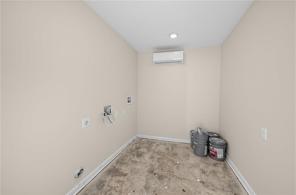 134 E 5th Street Property Photo 41