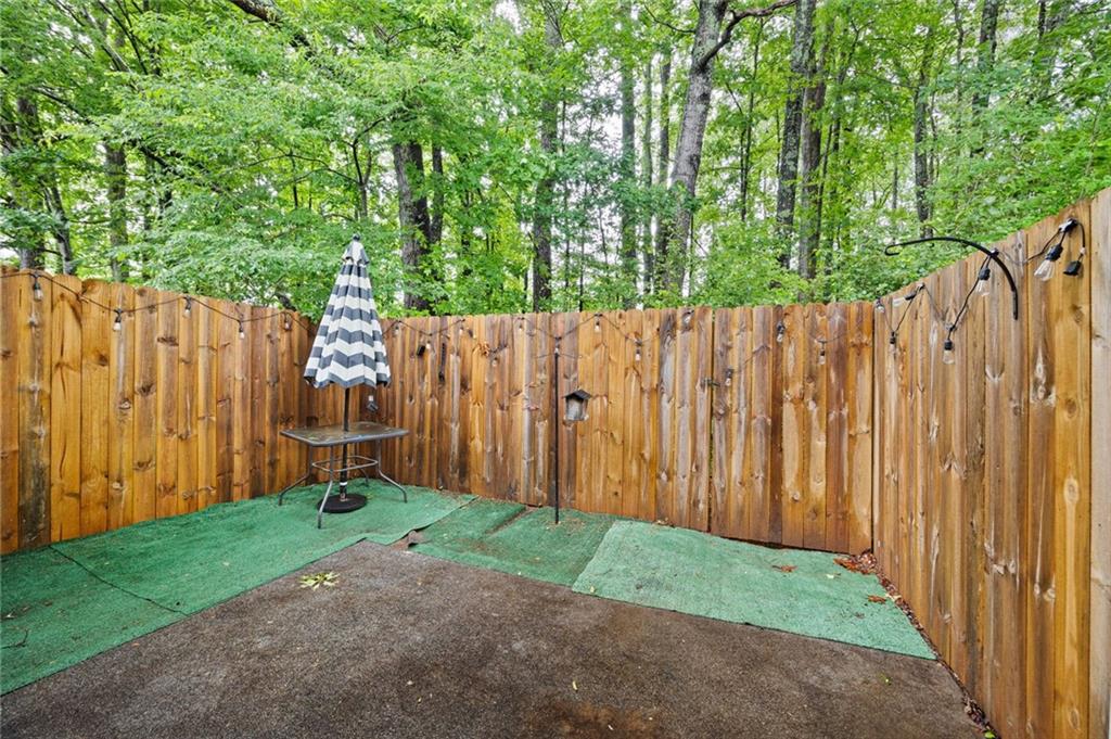 2082 Lenoa Lane Property Photo 3
