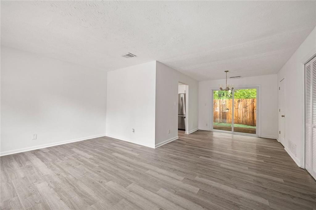 2082 Lenoa Lane Property Photo 4