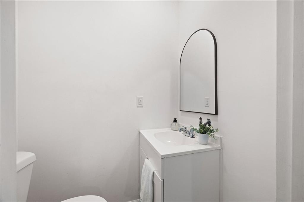 2082 Lenoa Lane Property Photo 17