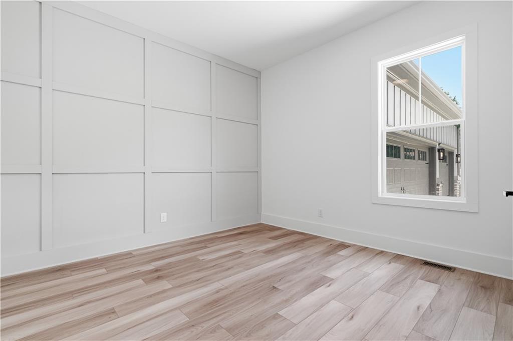 5676 Meadow View Drive Property Photo 5