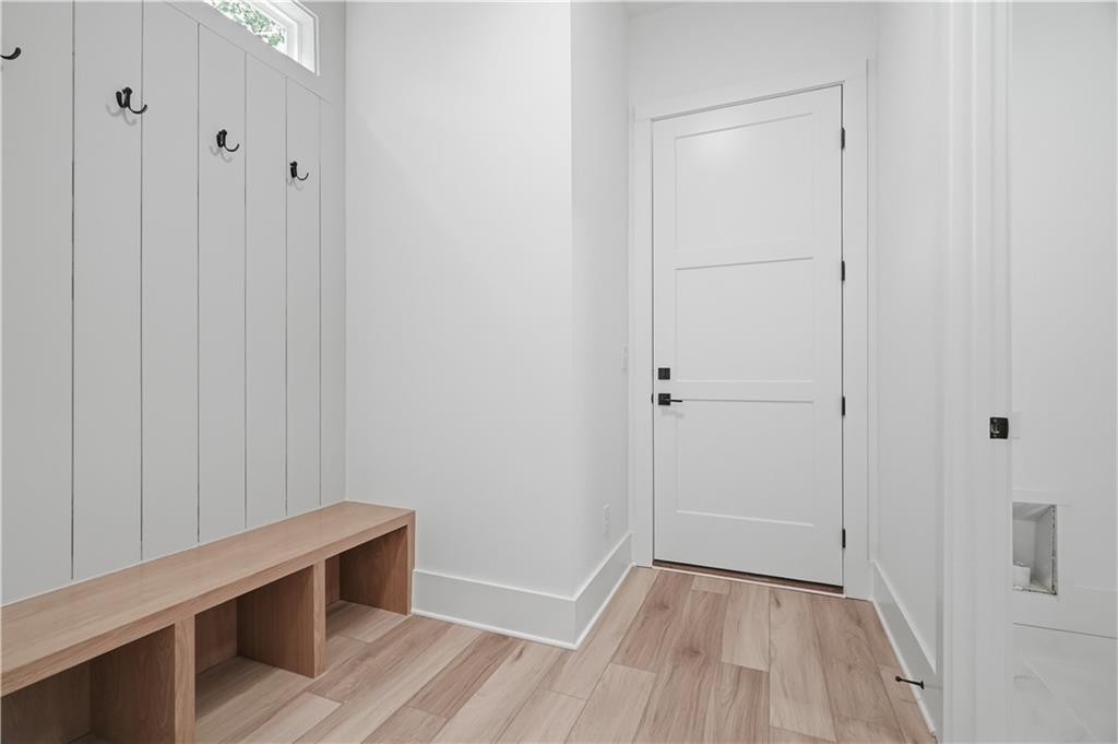 5676 Meadow View Drive Property Photo 22