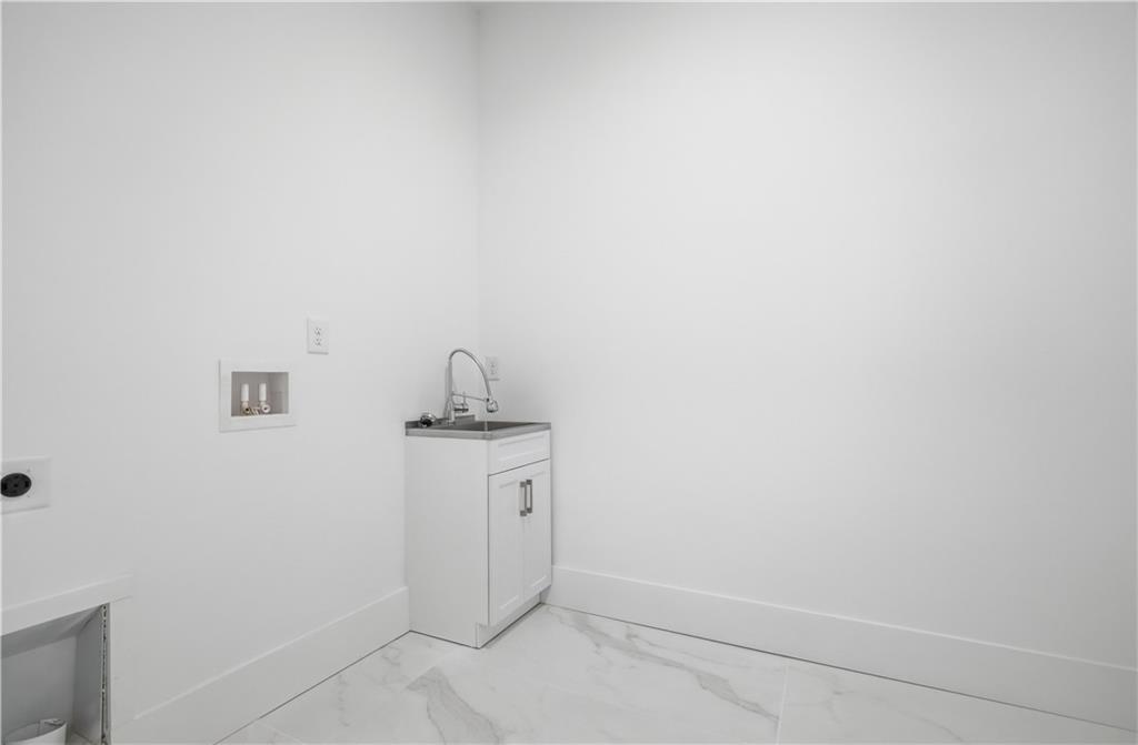 5676 Meadow View Drive Property Photo 23