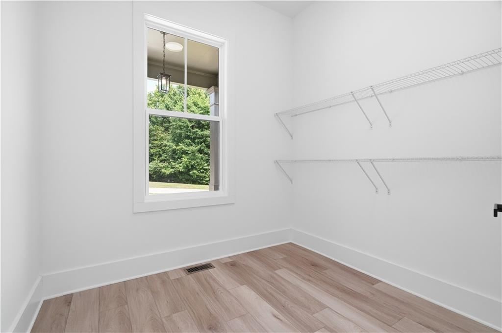 5676 Meadow View Drive Property Photo 33