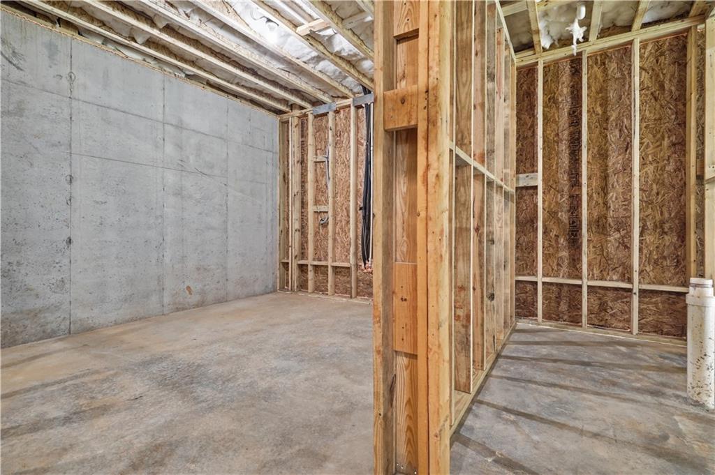 5676 Meadow View Drive Property Photo 54