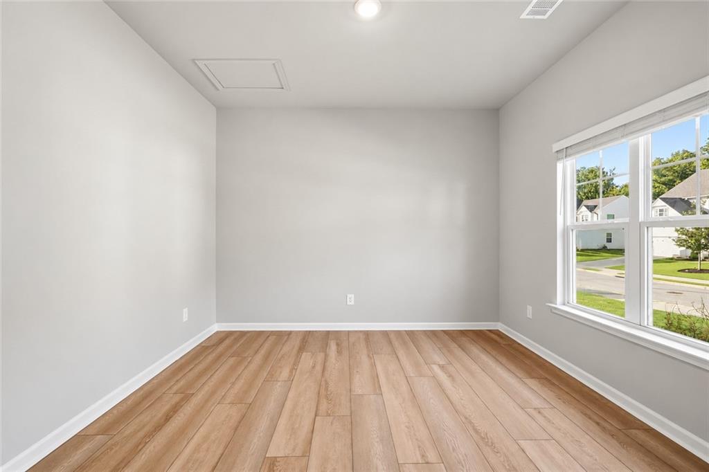 517 Edgemore Road Property Photo 6