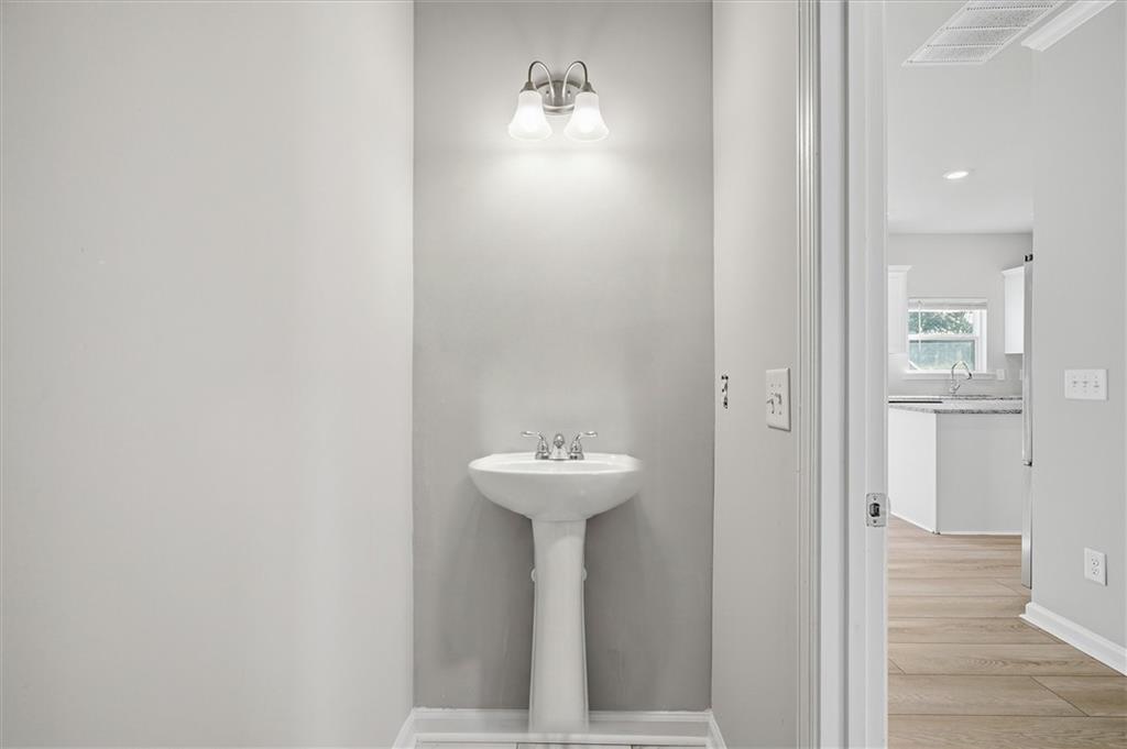 517 Edgemore Road Property Photo 8