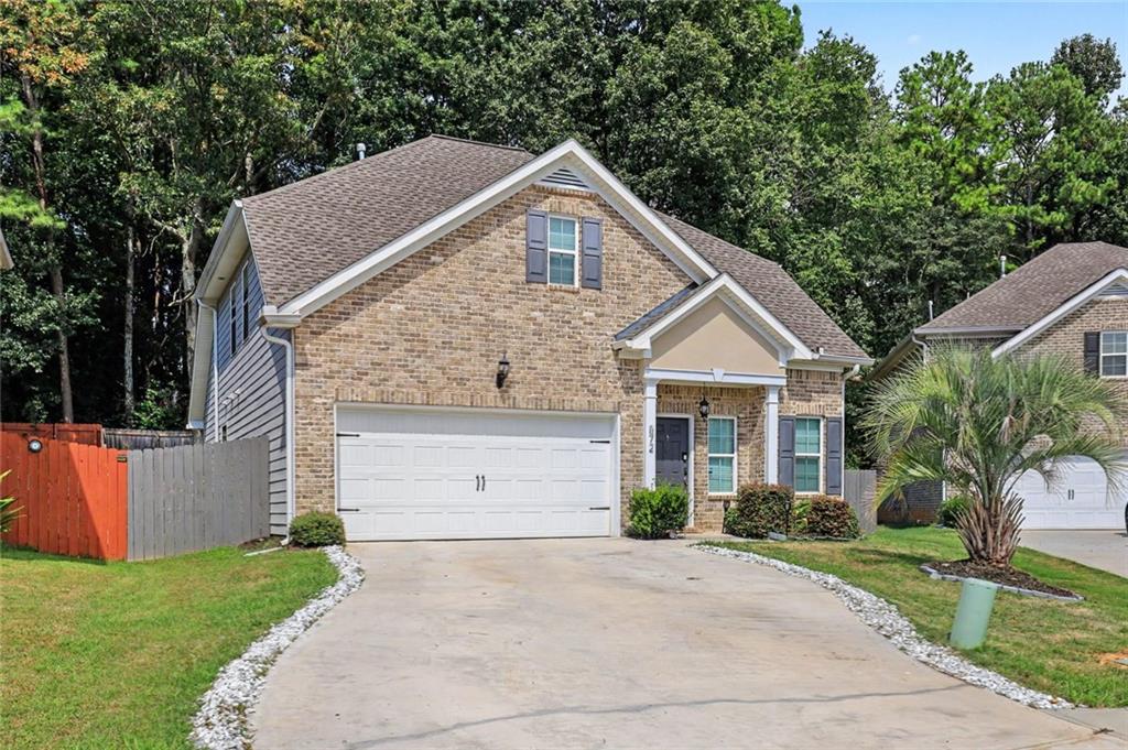 572 Sprayberry Drive Property Photo 1